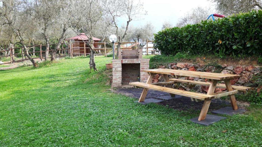 Appartamento Nell'Antica Torre di Fronte a Siena Esterno foto